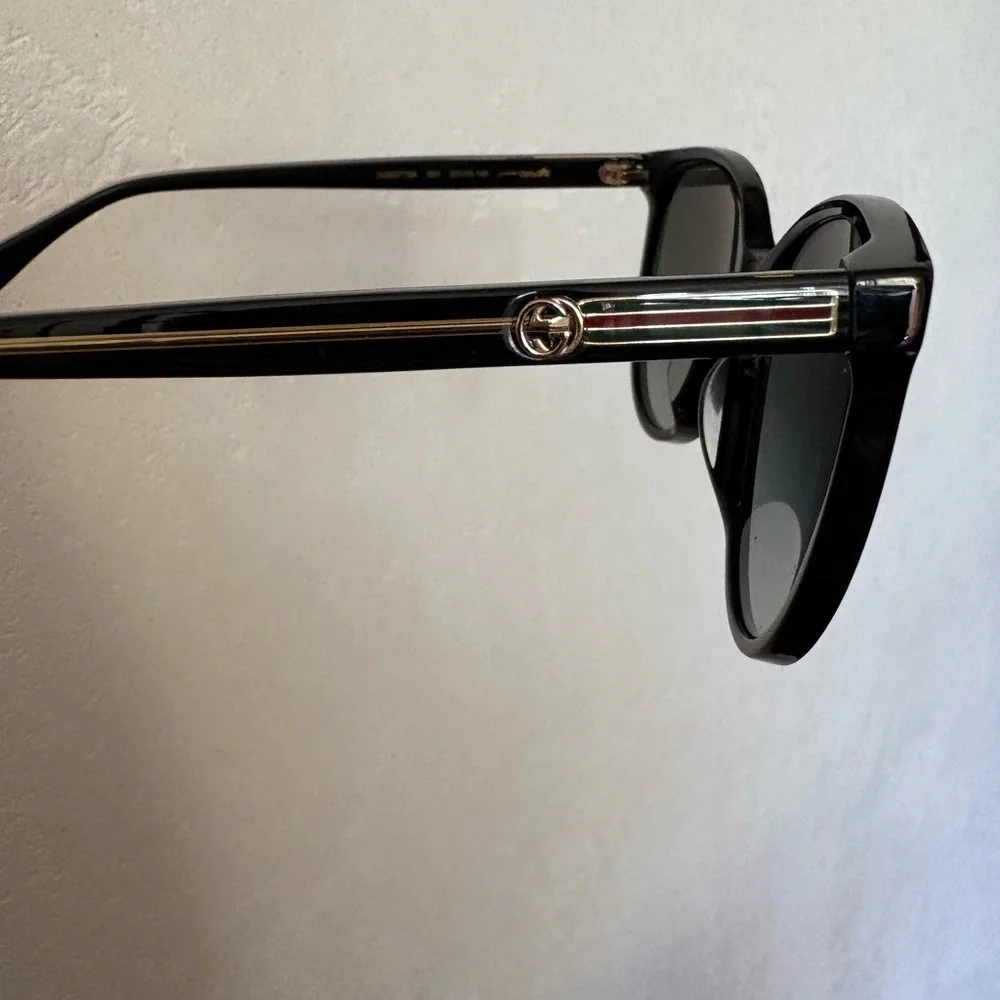 Gucci Black Cat Eye Sunglasses EUC - Picture 5 of 10
